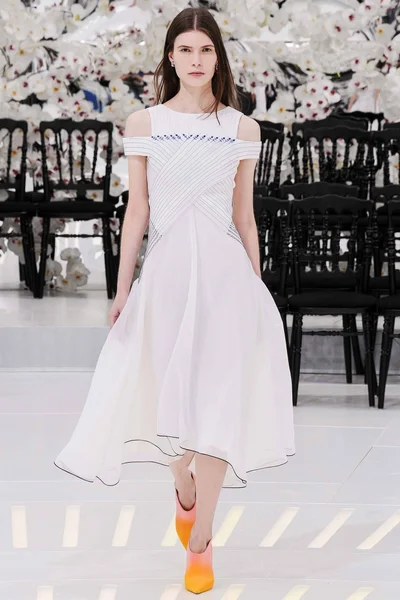Look 60